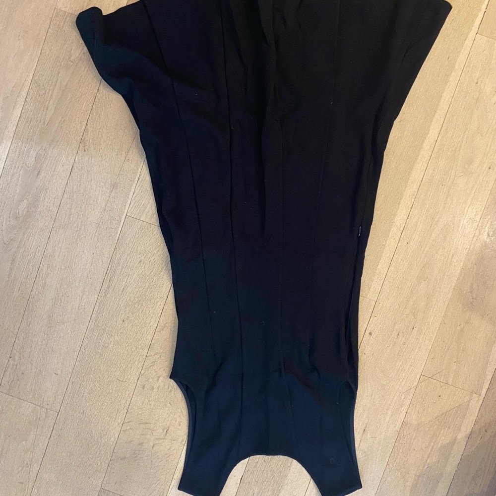 Theory a line black bress